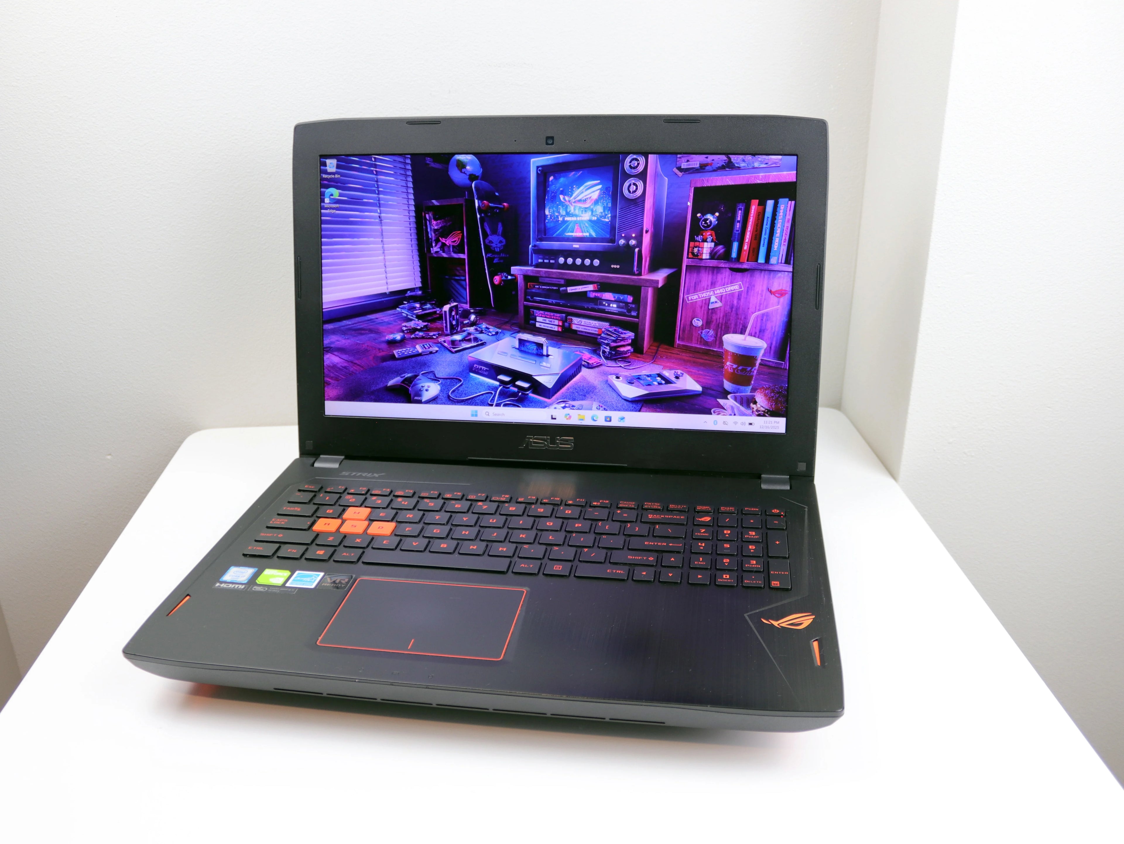 15.6" Laptop Intel i7-6700HQ 16GB 1TB SSD NVIDIA GTX 1070 8GB Windows 11 T2107