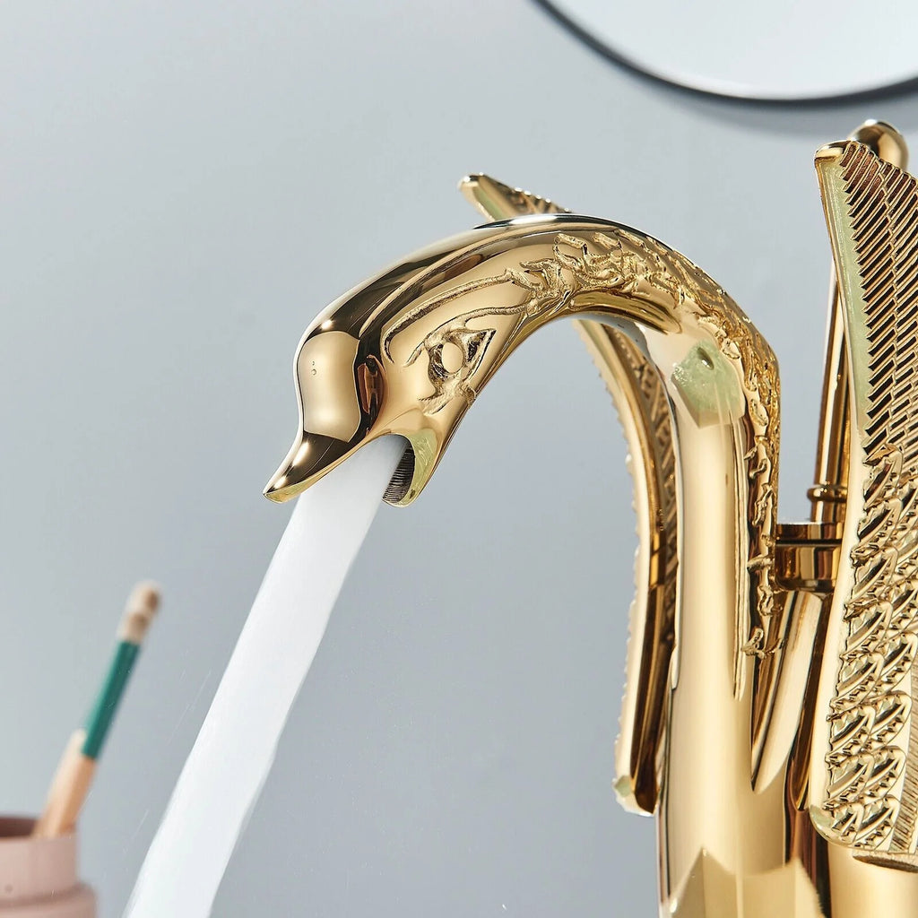 Polished Gold Single Handle Bathroom Sink Faucet J807553