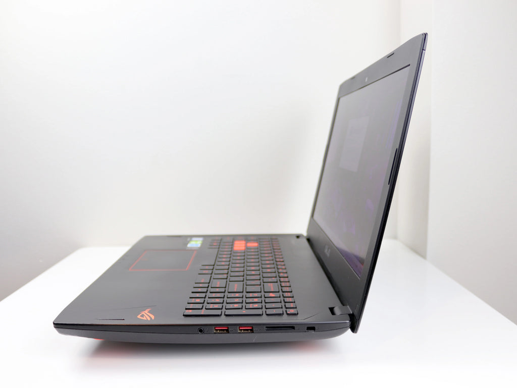 15.6" Laptop Intel i7-6700HQ 16GB 1TB SSD NVIDIA GTX 1070 8GB Windows 11 T2107