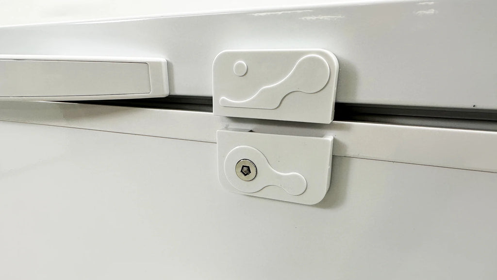 White 12.2 Cu.Ft. Commercial Chest Freezer with Top Open Door C764484