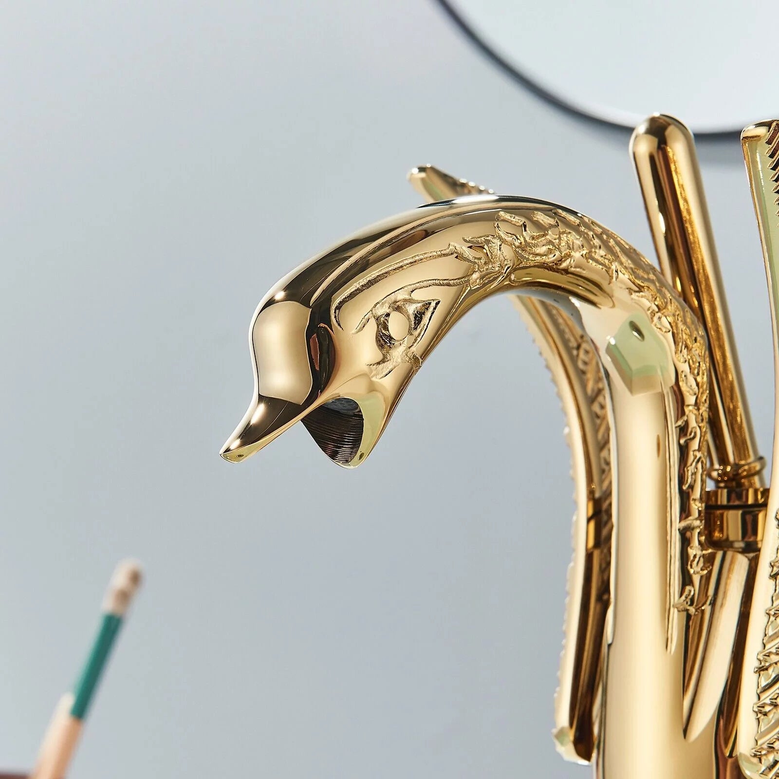 Polished Gold Single Handle Bathroom Sink Faucet J807553