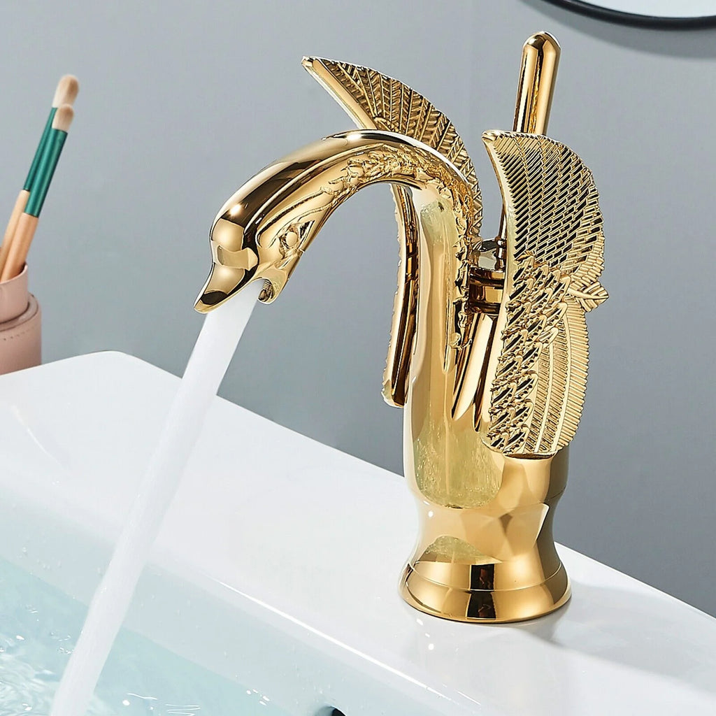 Polished Gold Single Handle Bathroom Sink Faucet J807553