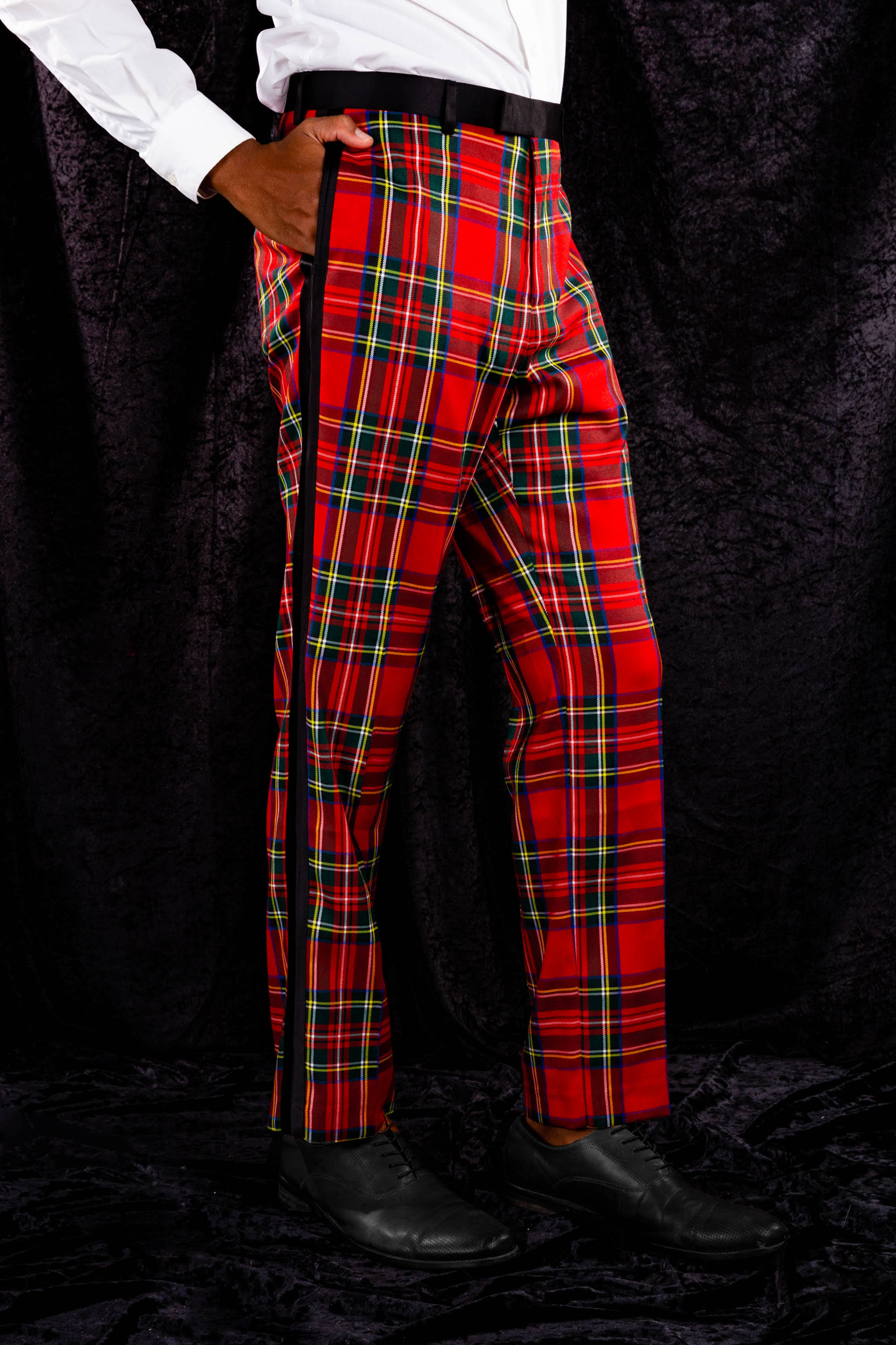 Tartan Plaid Tuxedo, Size 50, Black/Red N3547