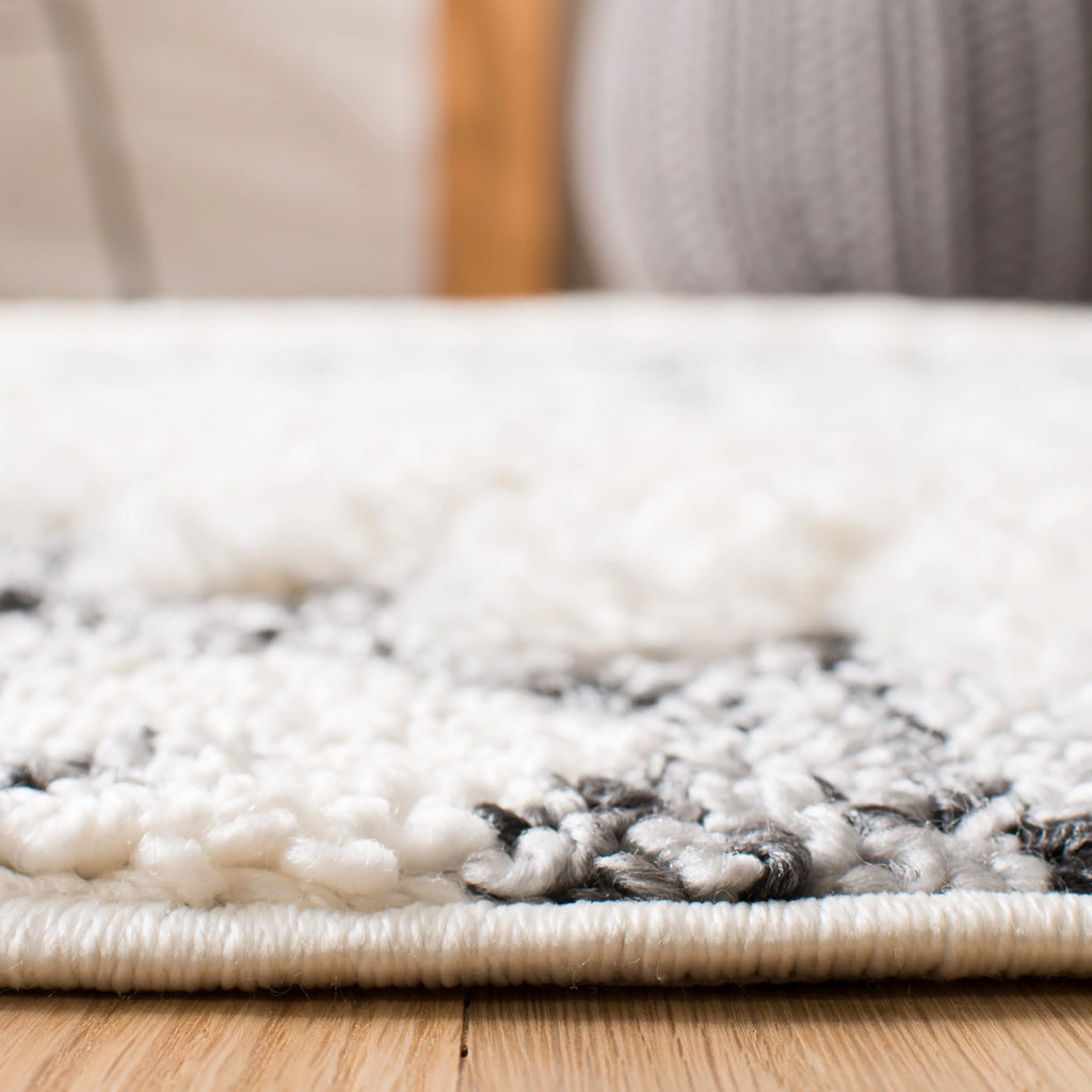 Ivory/Grey 9' x 12' Shag Area Rug U135