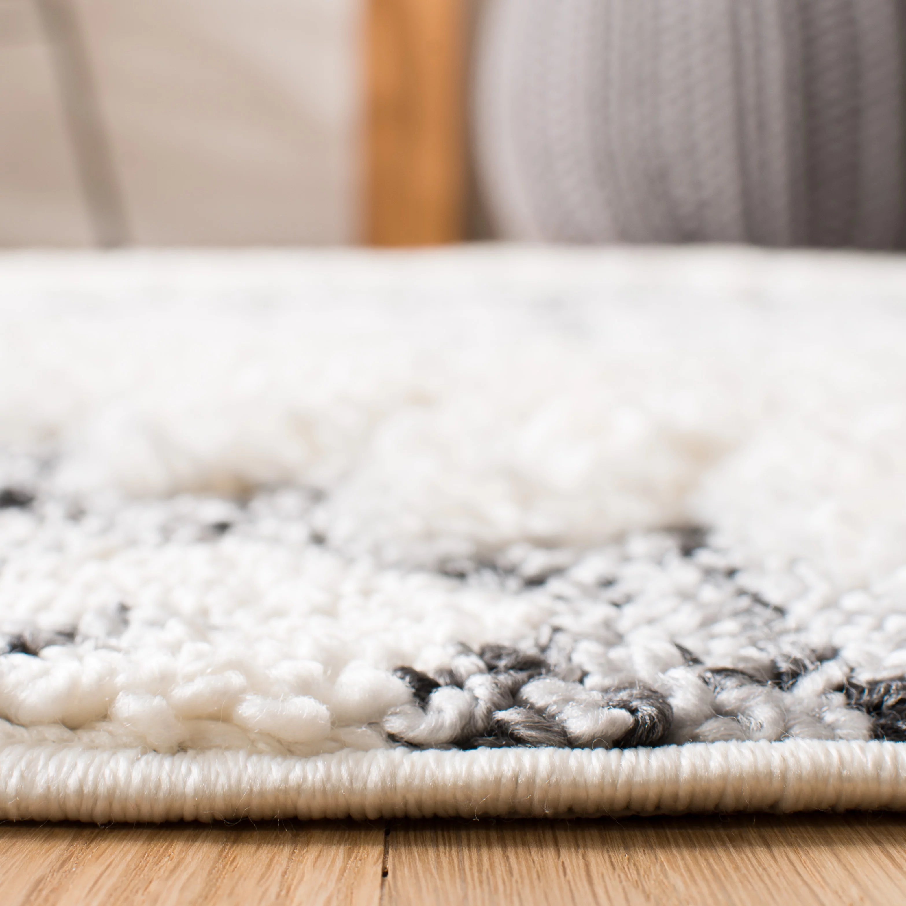 Ivory/Grey 9' x 12' Shag Area Rug U135