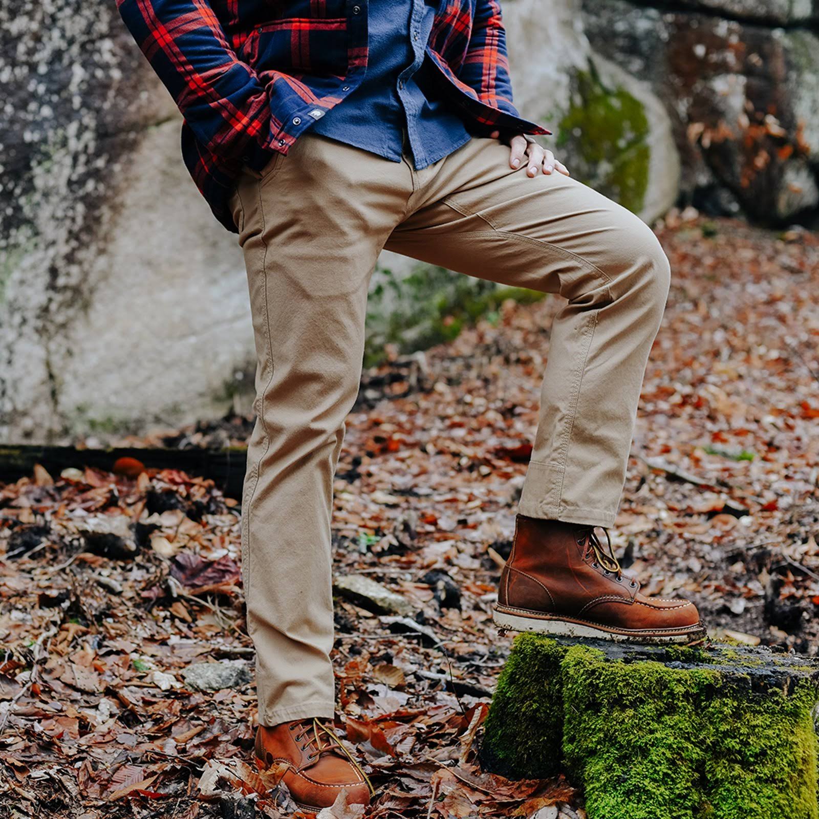 Classic Fit Retro Khaki Men's Mountain Pant W7451