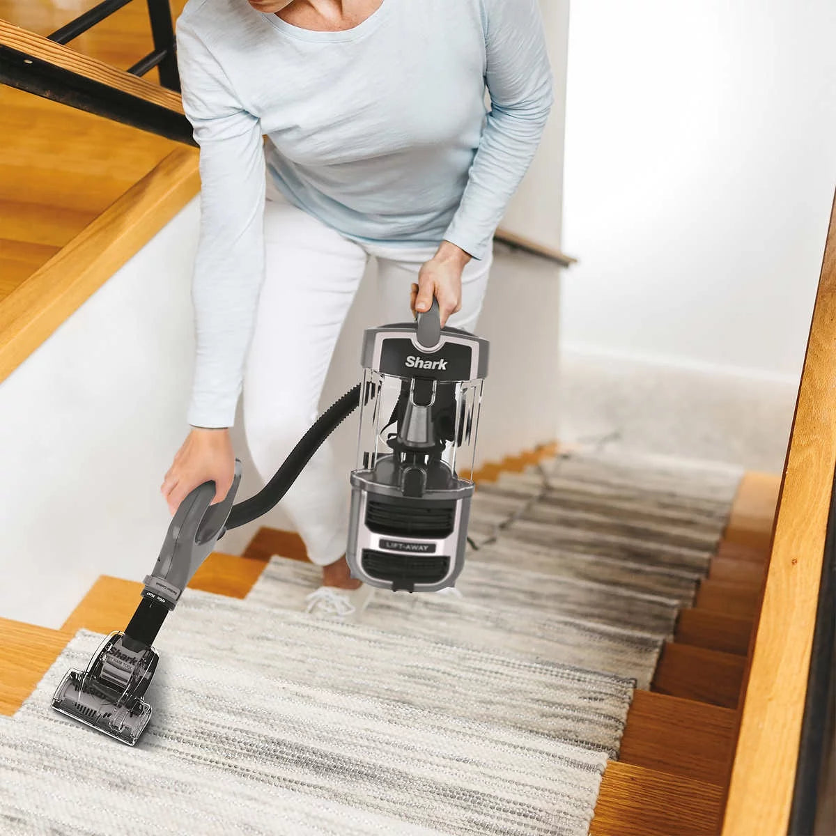 Upright Vacuum V780178