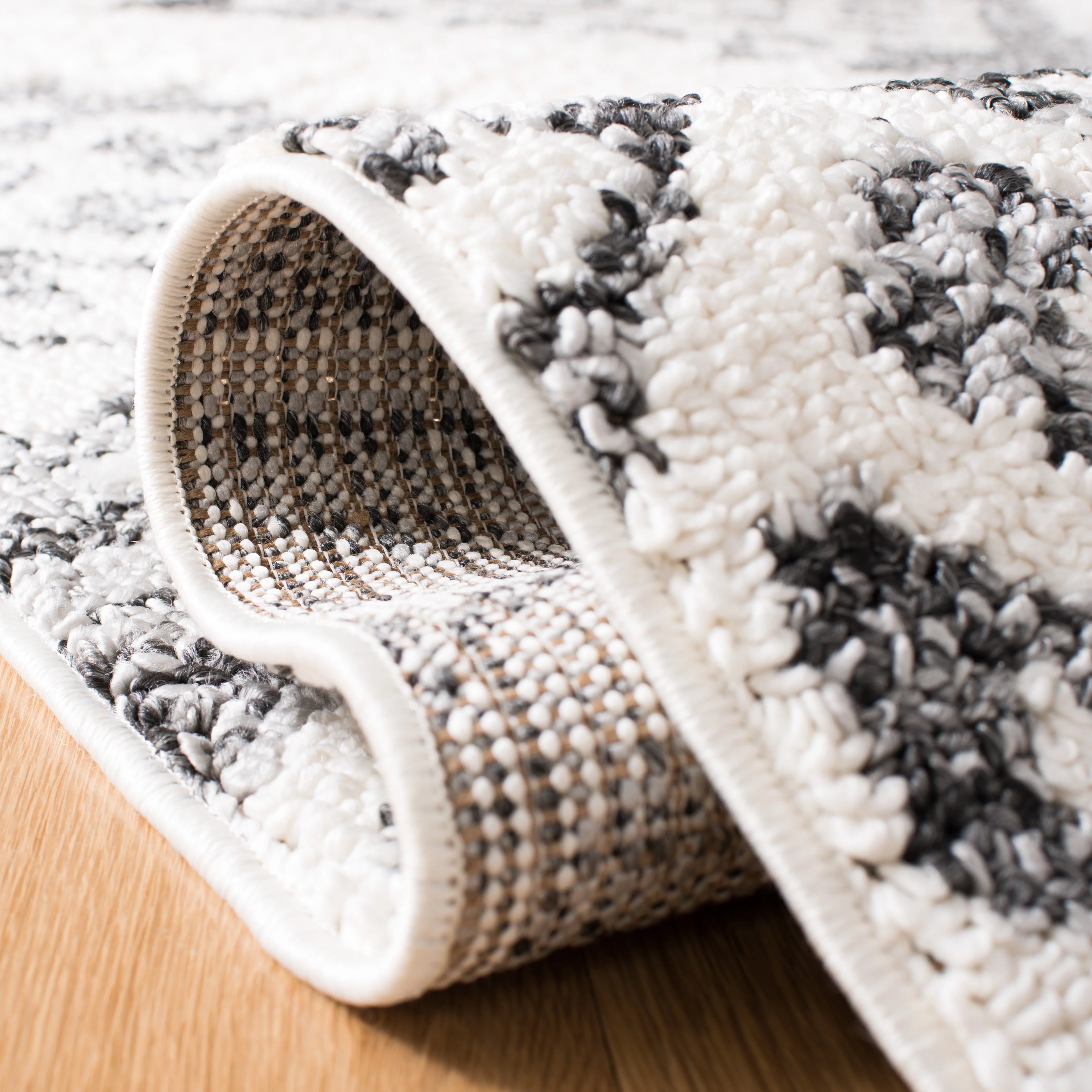 Ivory/Grey 9' x 12' Shag Area Rug U135