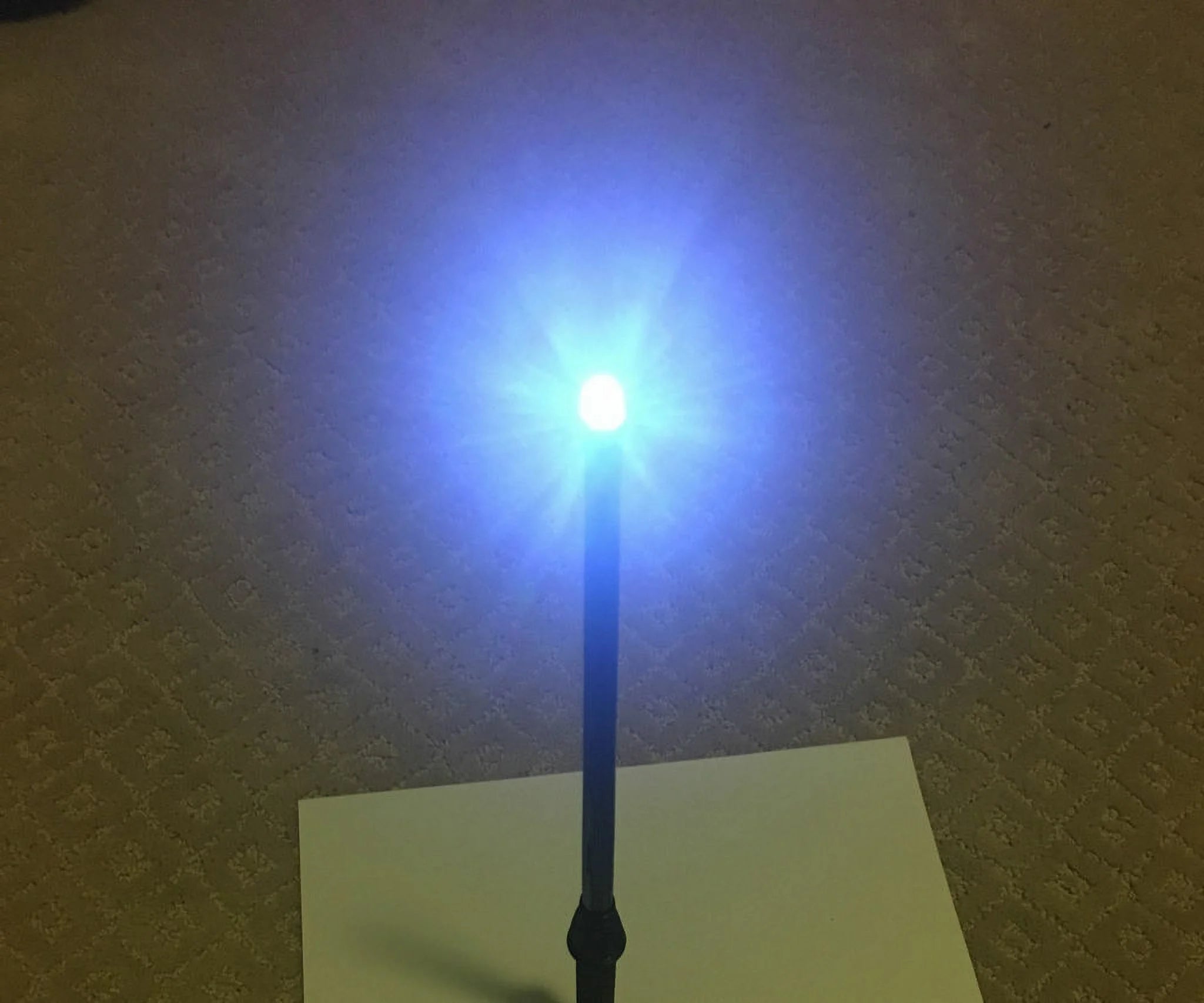 LED Light-Up Illuminating Wand J756